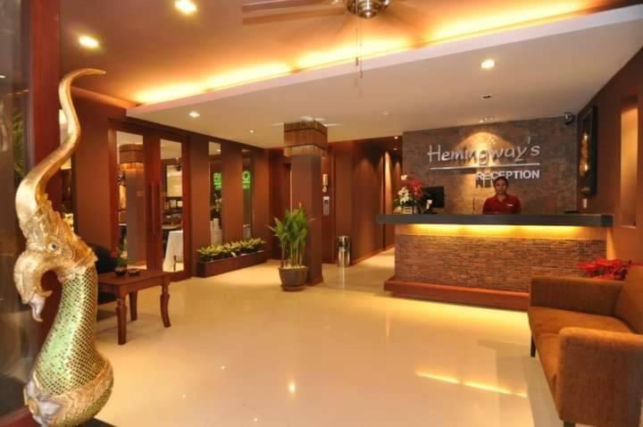 Hemingway'S Hotel Patong Екстериор снимка